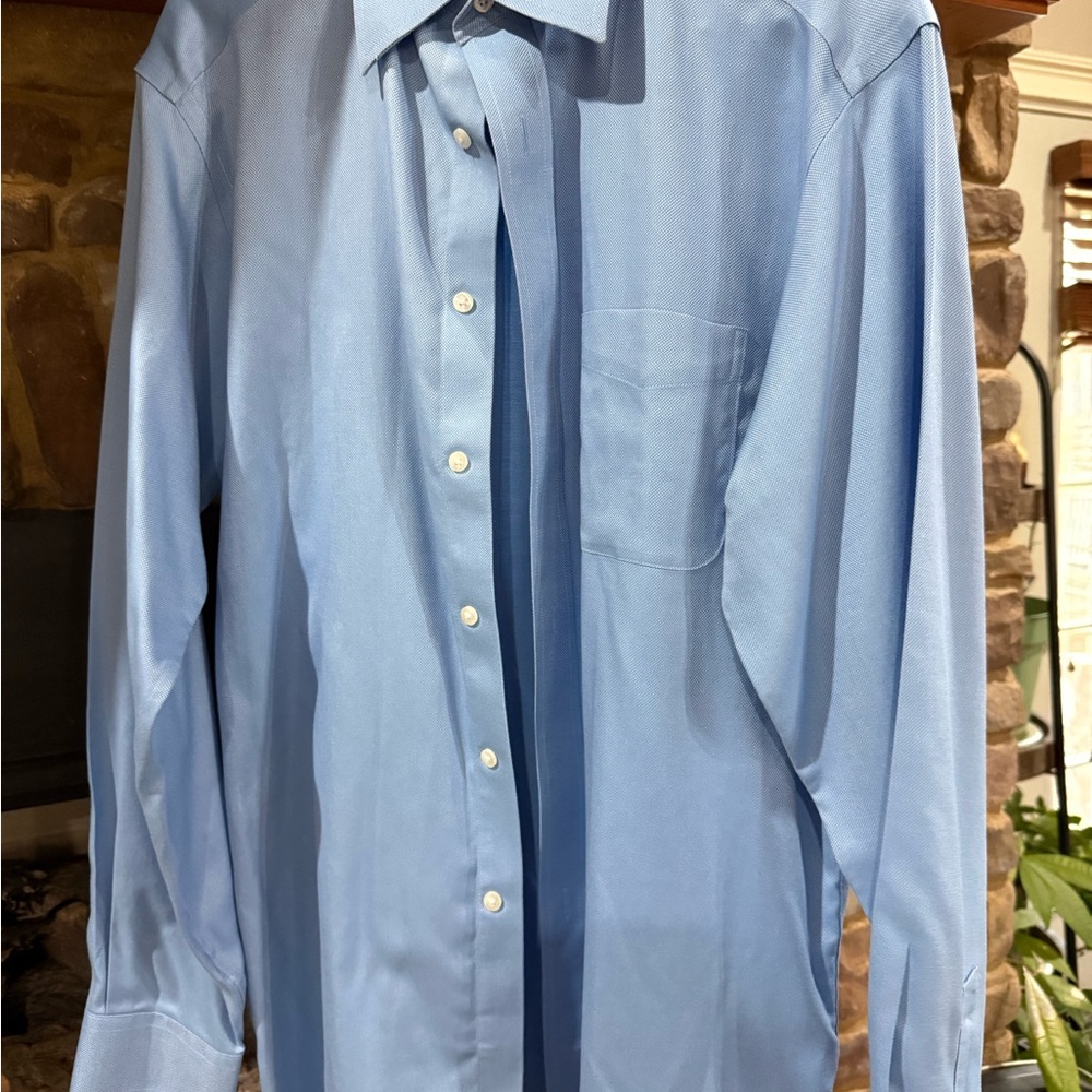 Roundtree & Yorke Men's Light Blue Casual Button-Down Shirt